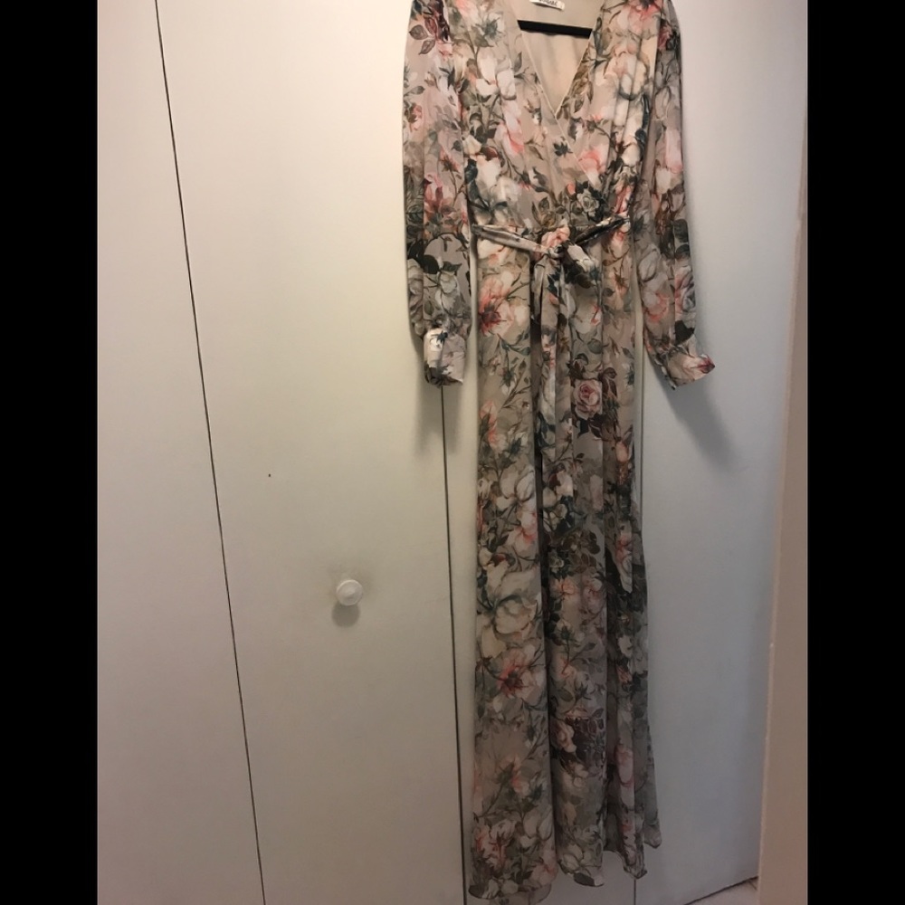 Dress - Picture 3 of 4